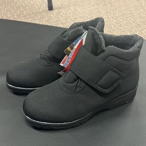 NWT Toe Warmers Canada Ankle Winter Boots